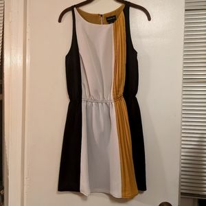 Block color dress